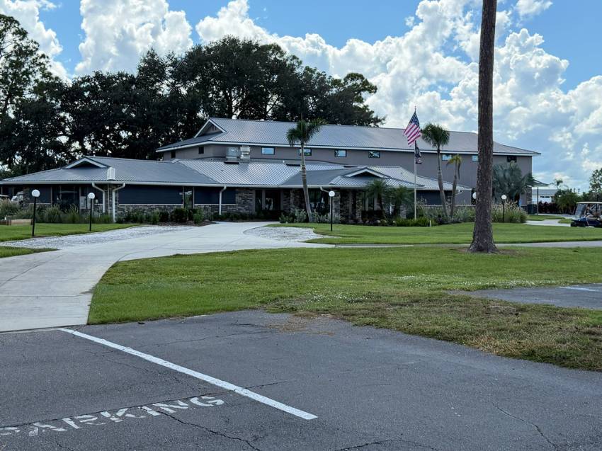 253 Dixie Circle a Haines City, FL Mobile or Manufactured Home for Sale